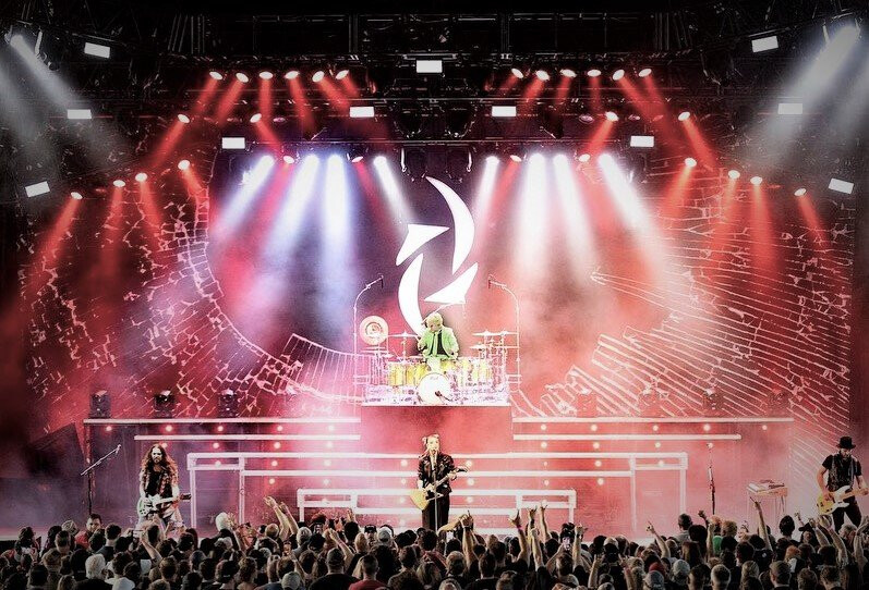 Craig Richter Reflects Time Hoping Sound of Halestorm with CHAUVET Professional