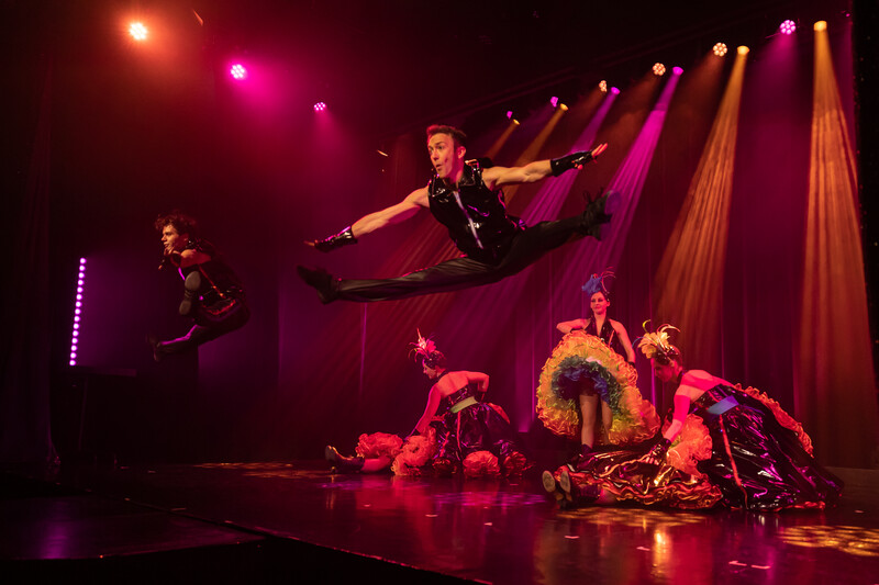 Tristan Mouget and DON’T GIVE UP Help Cabaret Du Bout Des Près Sparkle ...