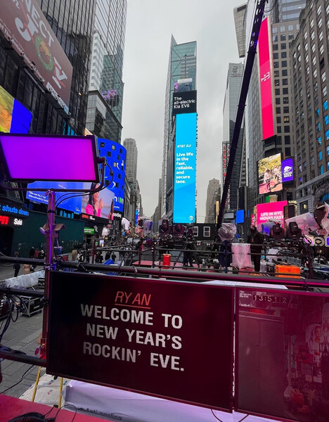 CHAUVET Professional Helps The Lighting Design Group At New Year's Eve Times Square Broadcast